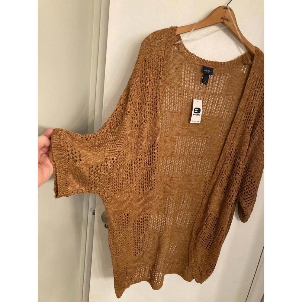 NWT Daytrip shrug sweater, Sz M. - Picture 1 of 4